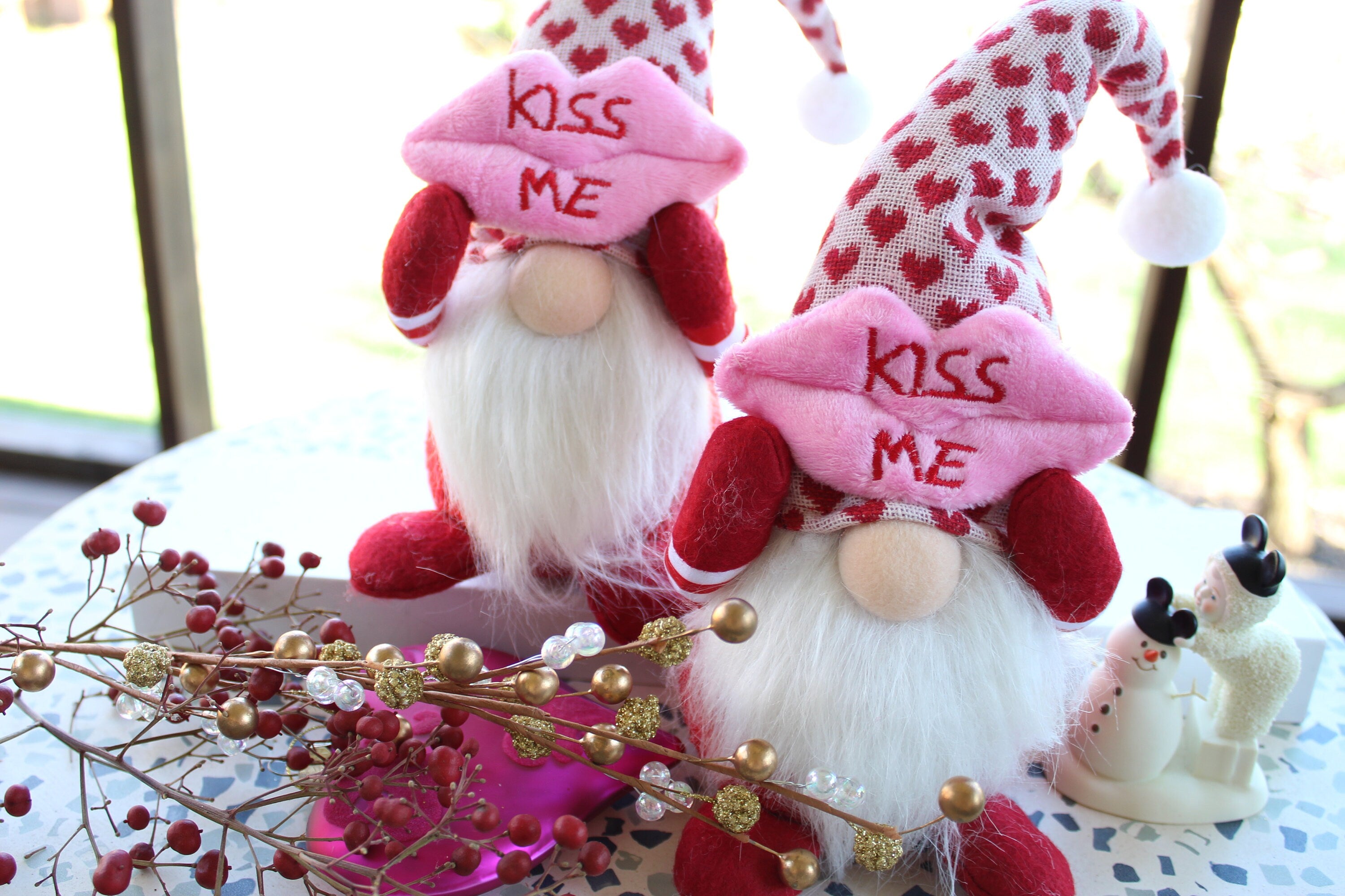 Kiss Me gnome, Love you gnome, valentines present for her, valentine gift for her, heart gnome gift for her
